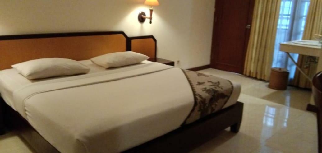 Hotel Baron Indah Surakarta  Экстерьер фото