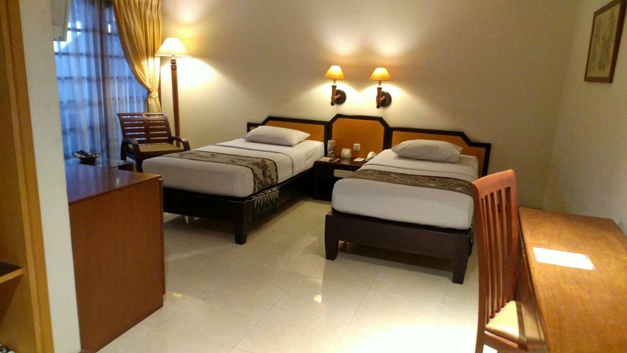 Hotel Baron Indah Surakarta  Экстерьер фото