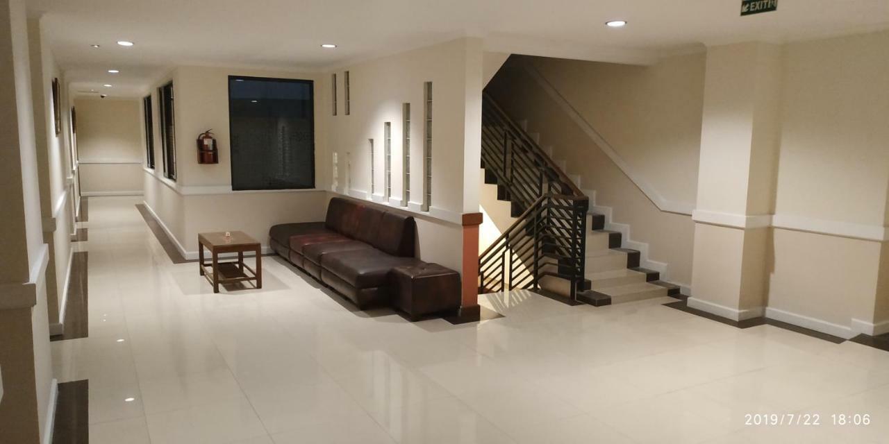 Hotel Baron Indah Surakarta  Экстерьер фото
